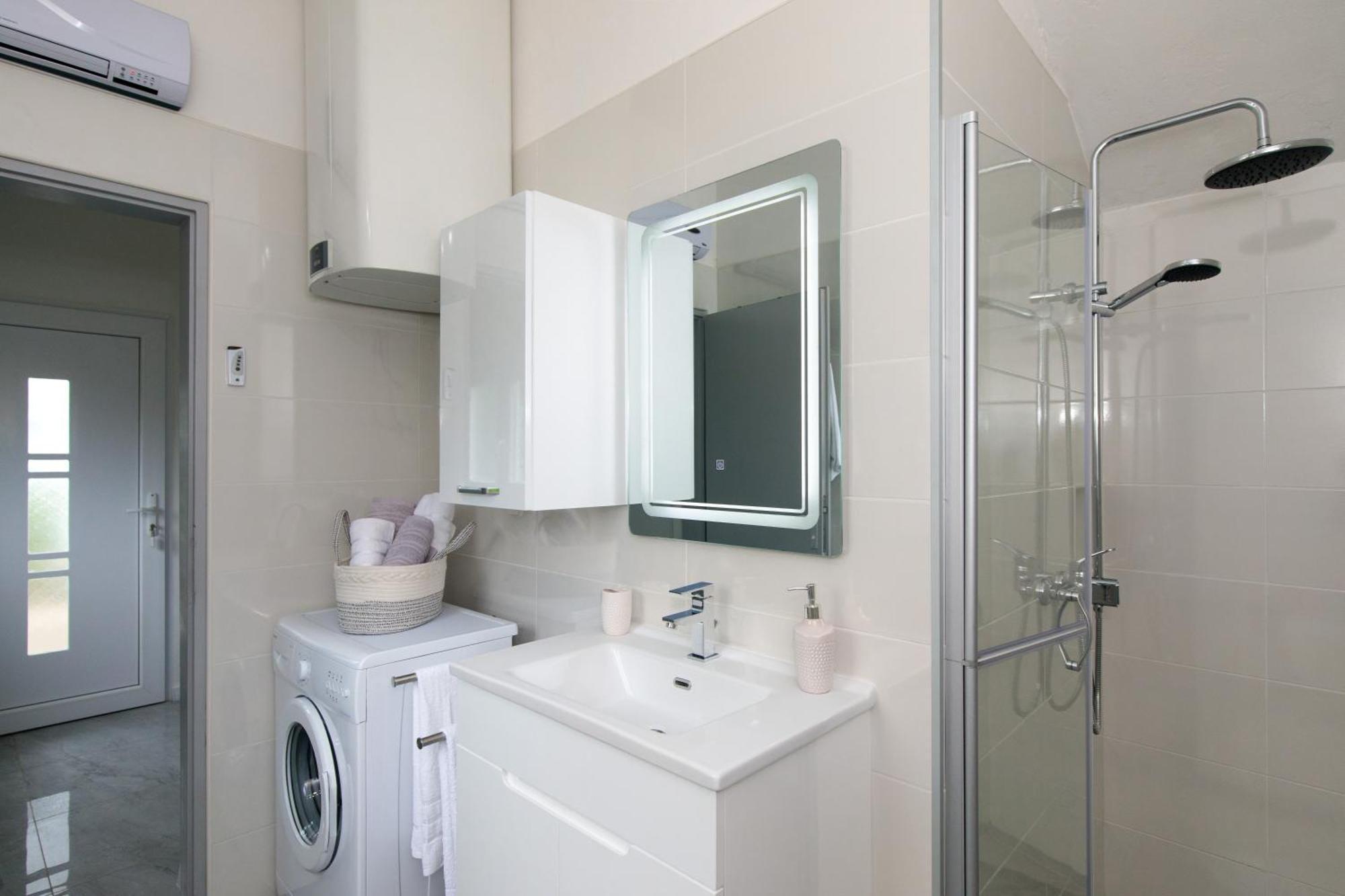 Apartment Tara With Seaview Krk Town Exterior foto