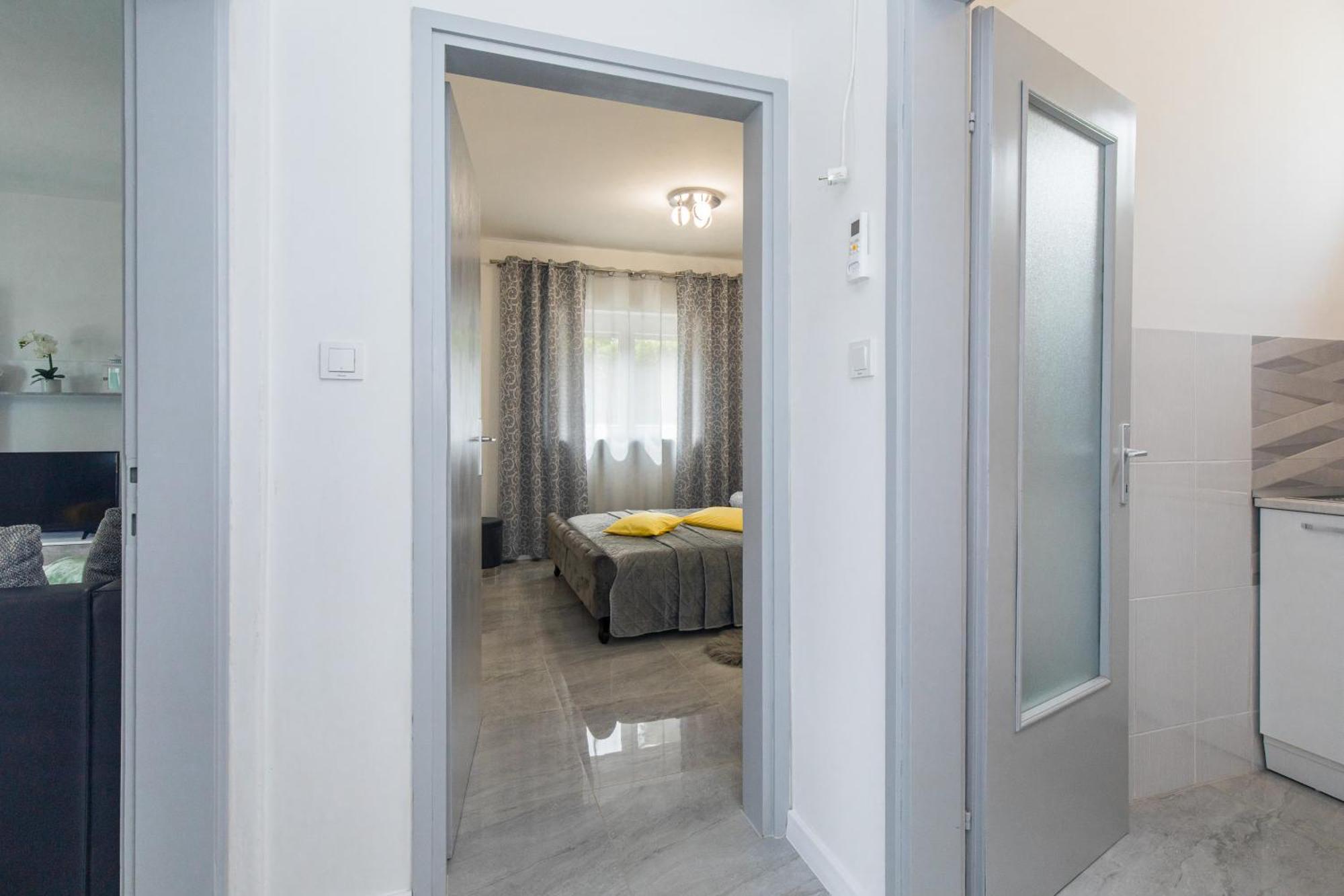 Apartment Tara With Seaview Krk Town Exterior foto